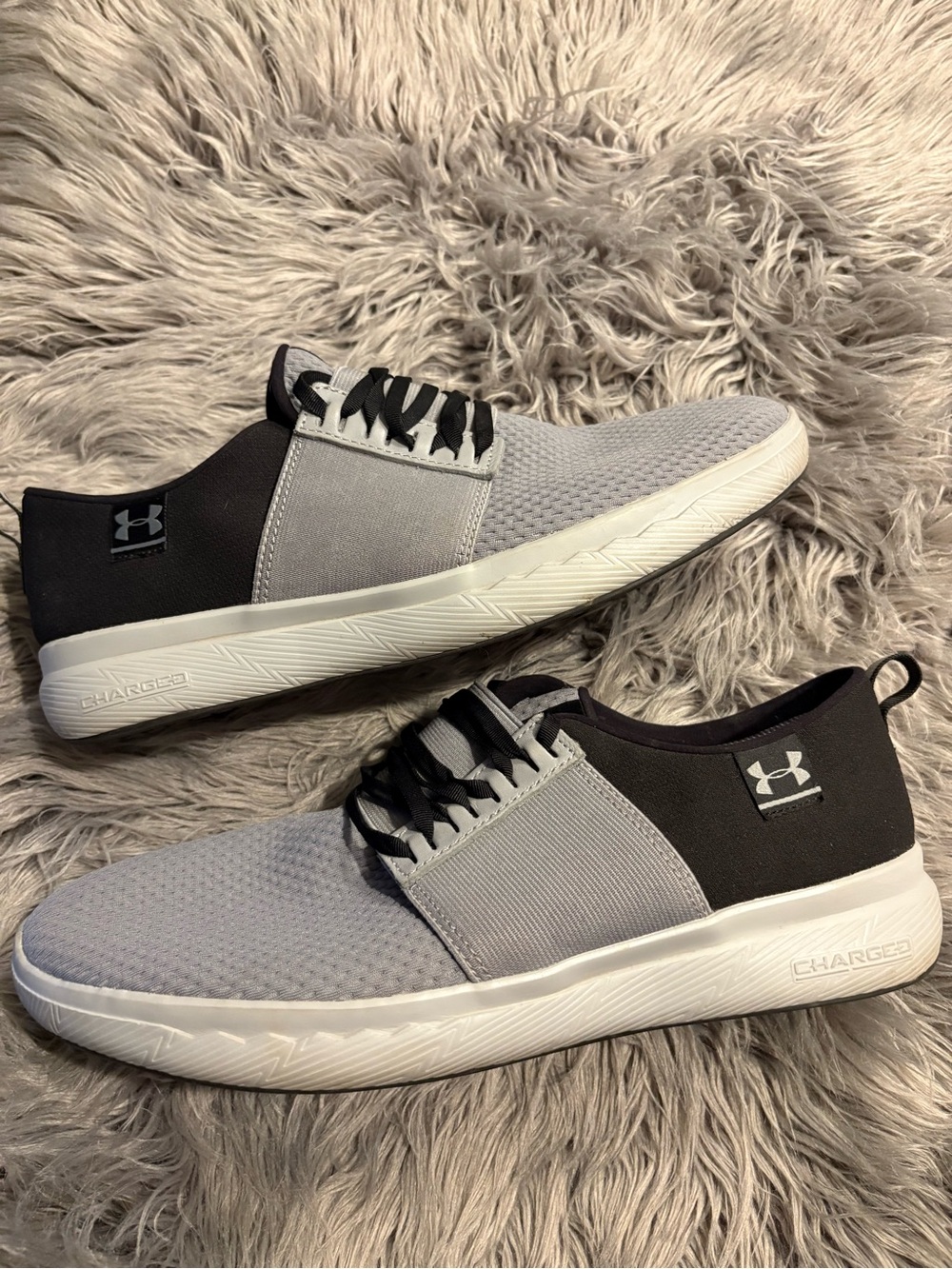 Under Armour Men’s Grey and Black Lightweight Trainer Sz 11